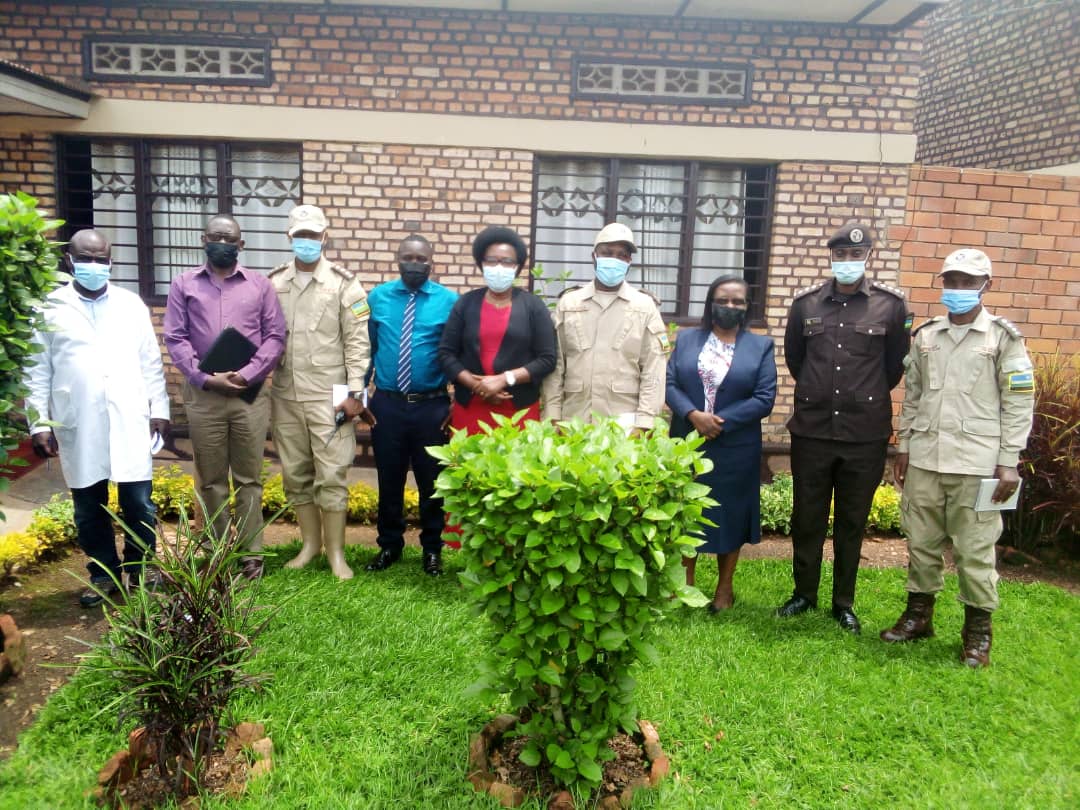 PRESENTATION OF D.K.U(DUFATANYA KUBAKA UBUTABERA) INTO THE PRISONS